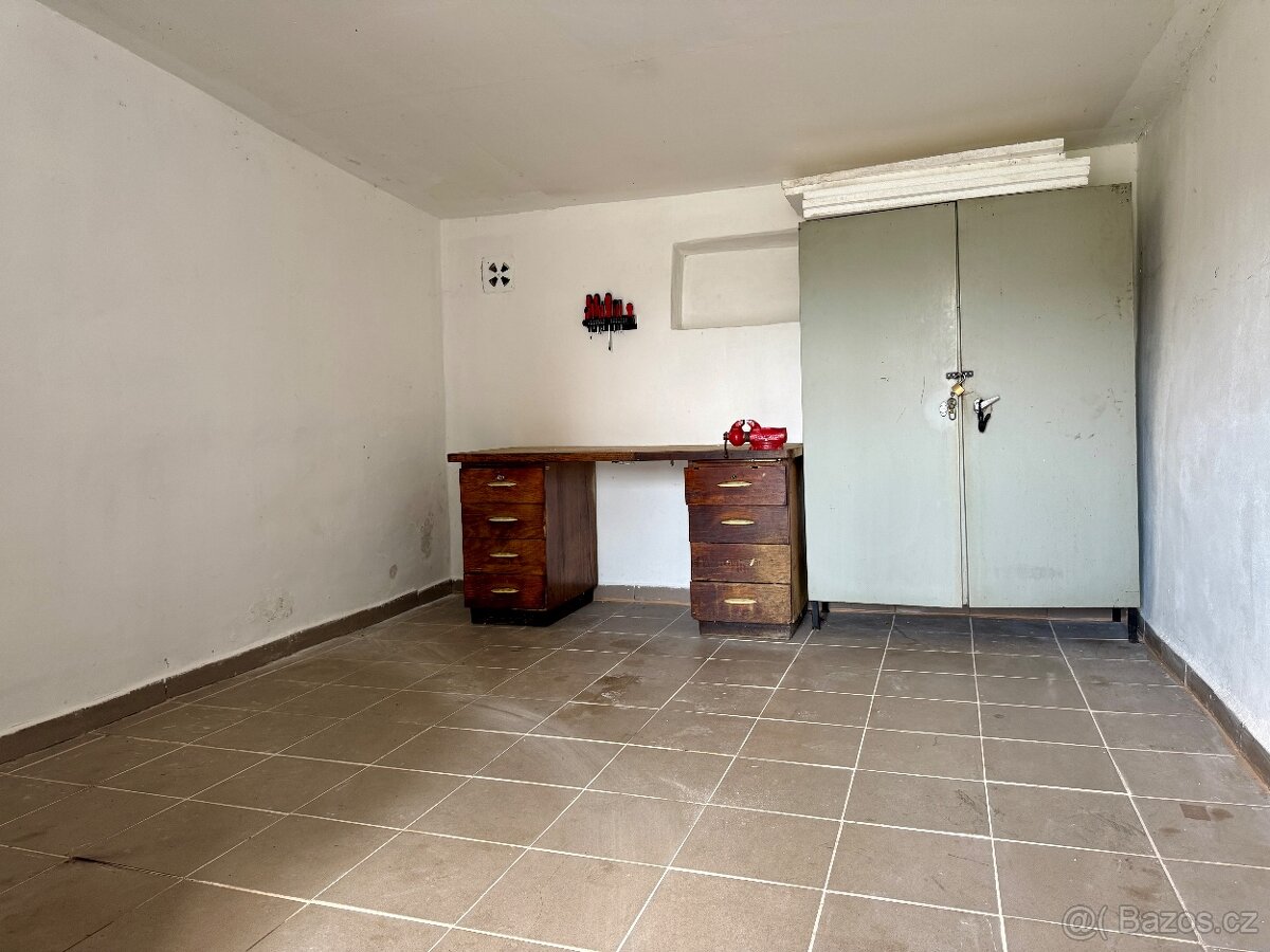 Prodej garáž 18m2 - 2