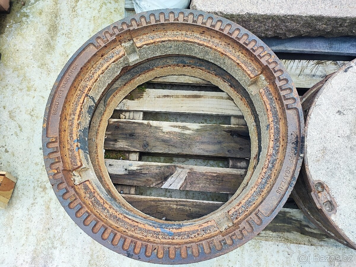 Kanalizační poklop - 2