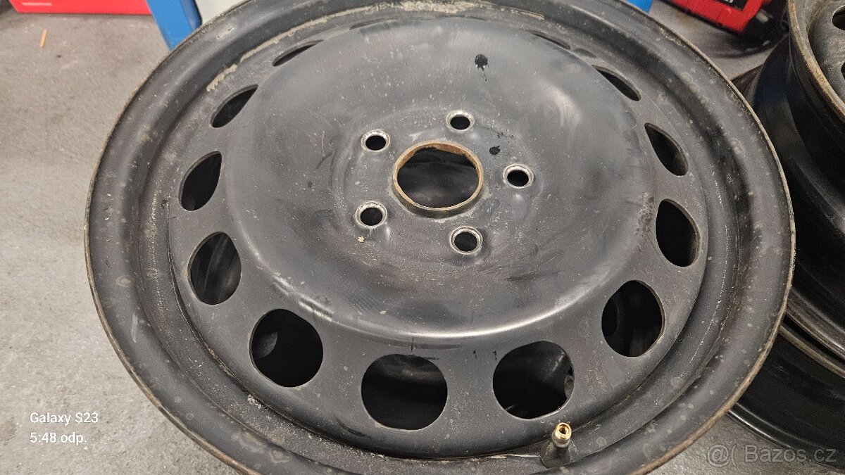 Renault Megane 3 , kola 16, rozteč 114,3 - 2