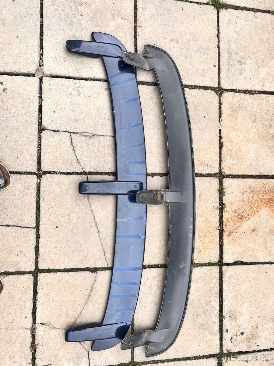 Křídlo SAAB 9-5 na repas - 2