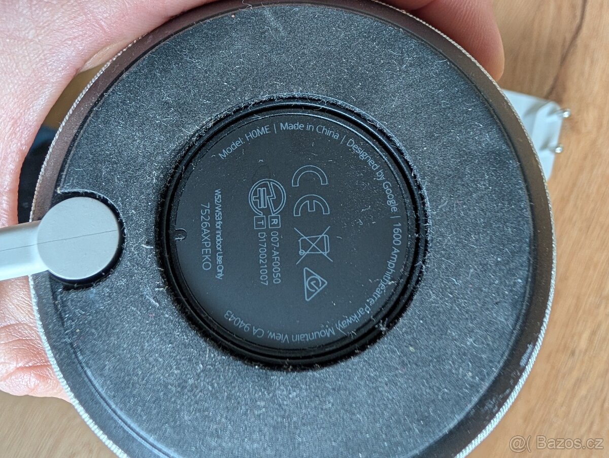 Hlasový asistent Google Home bílý - 2
