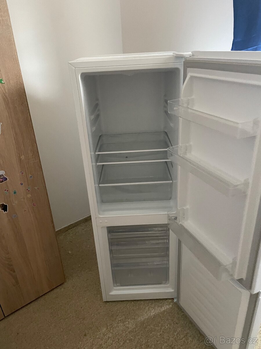 Kombinovaná lednice s mrazákem Hisense - 2