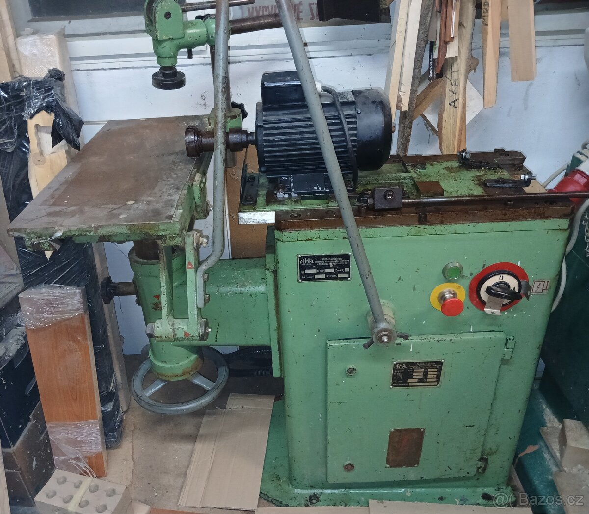 Prodám spodní frézku za 9000kč - 2