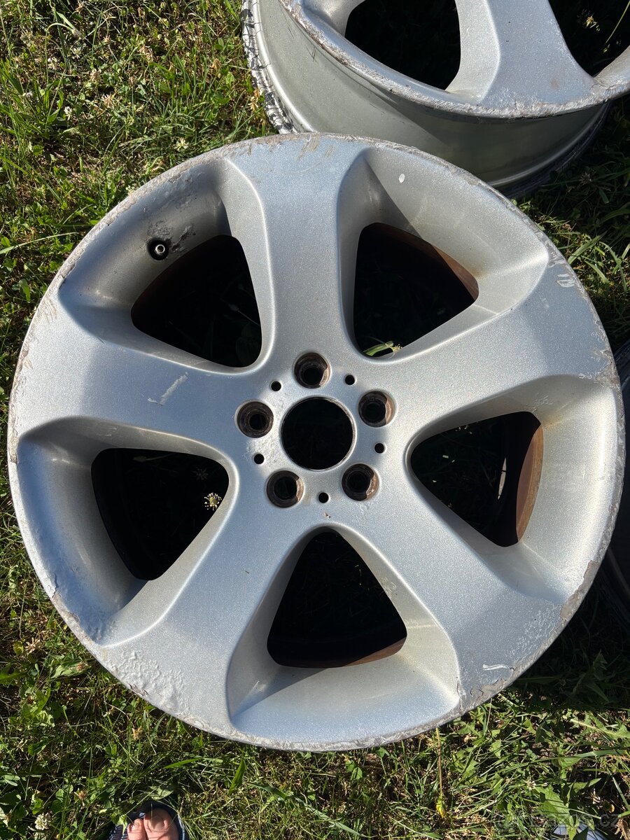Kola BMW Styling 132 R19 - 2