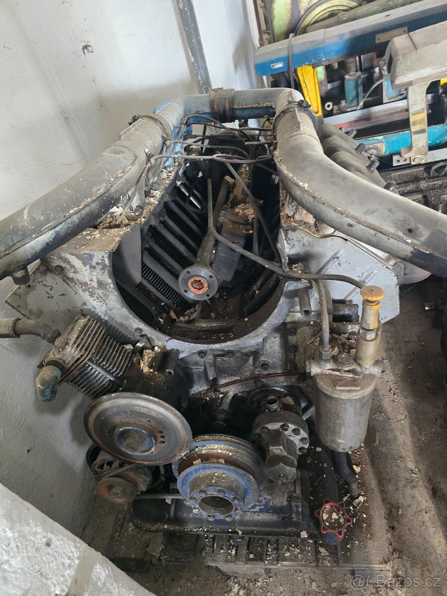 Motor Tatra 148 - 2