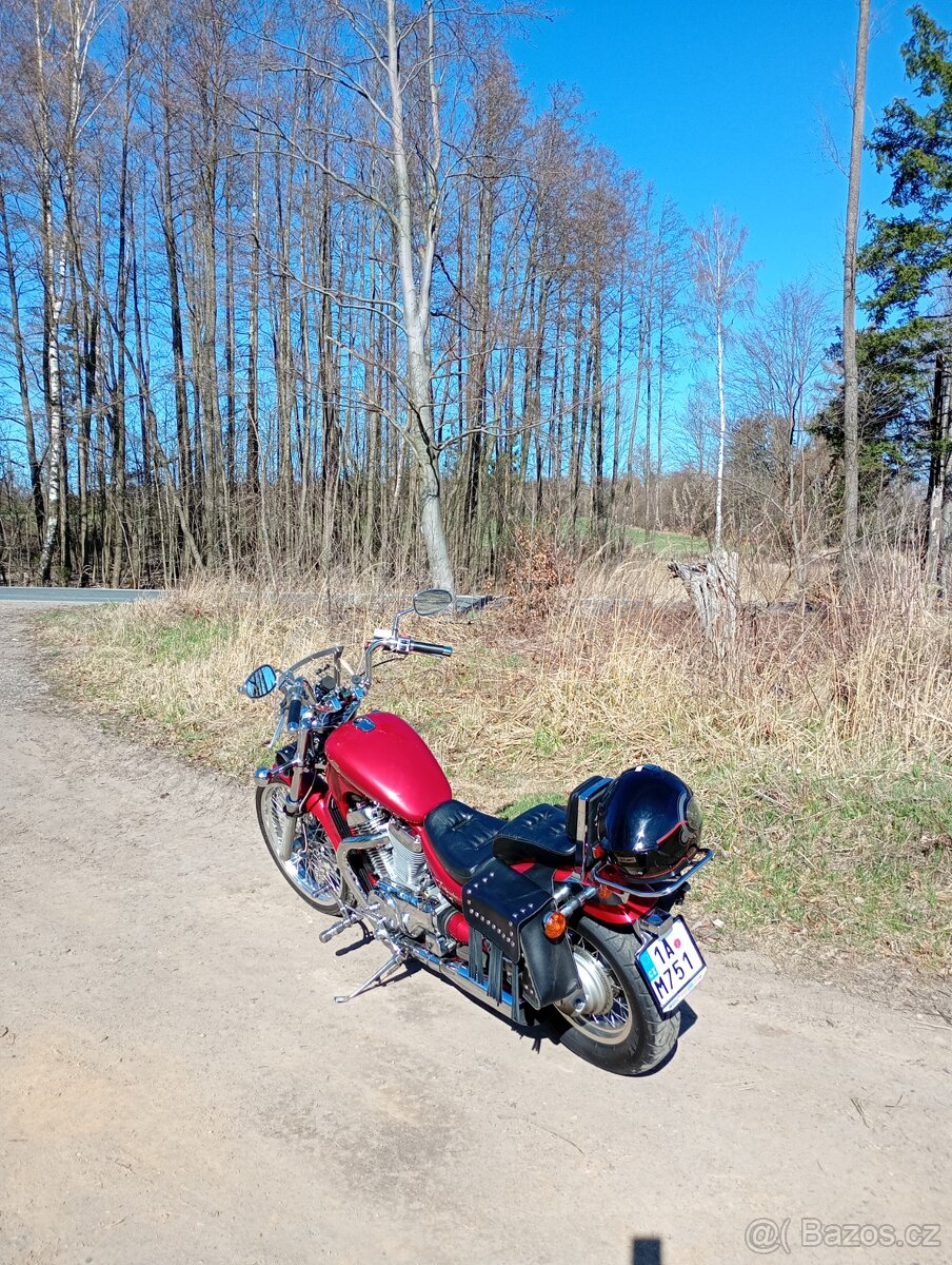 Suzuki Intruder VS 800 - 2
