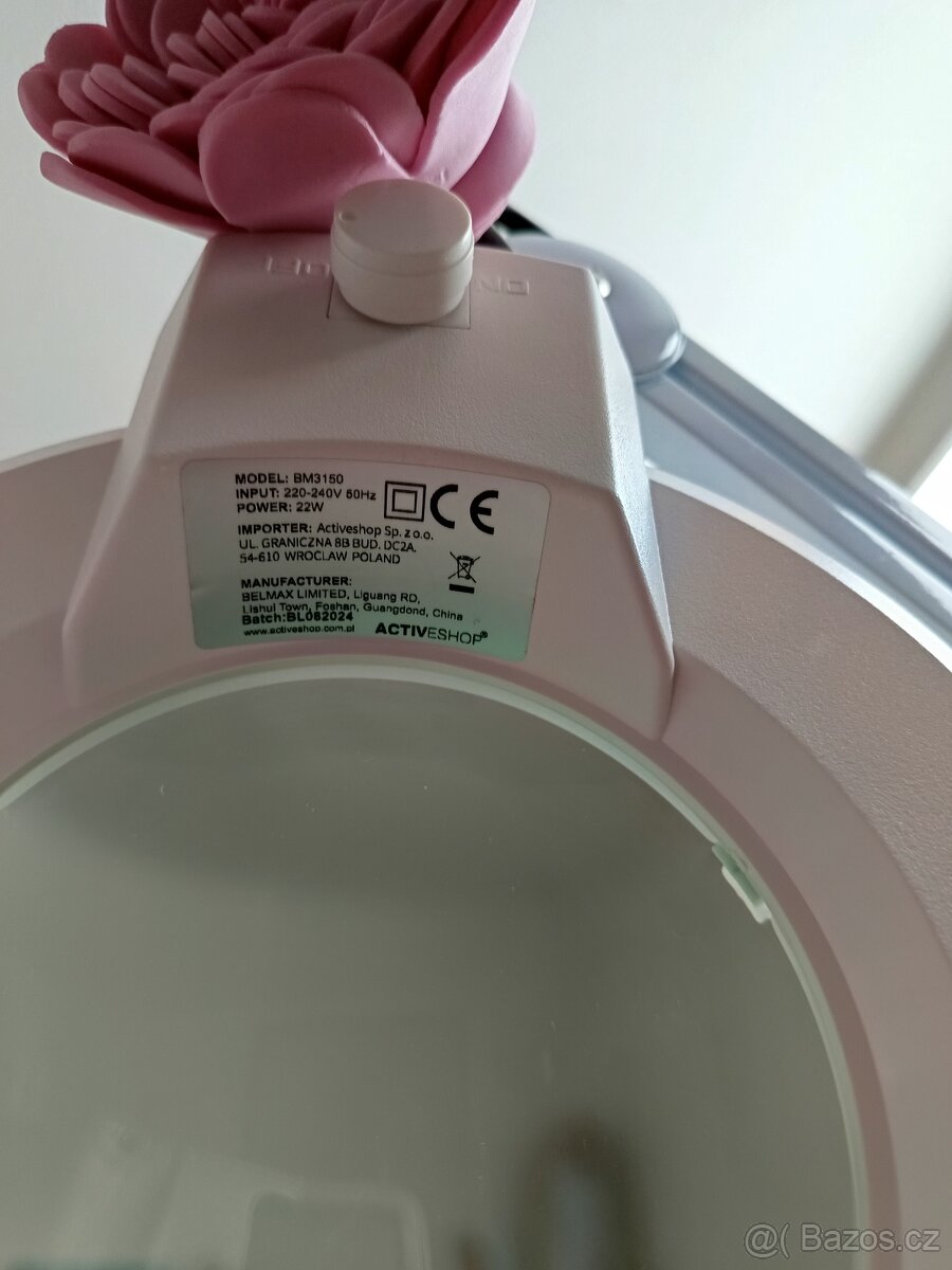 Lampa s lupou. - 2