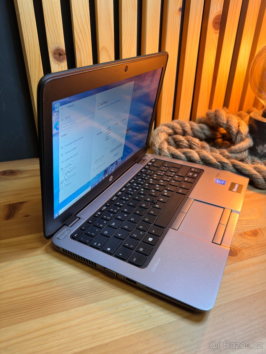 HP EliteBook 820 - 2