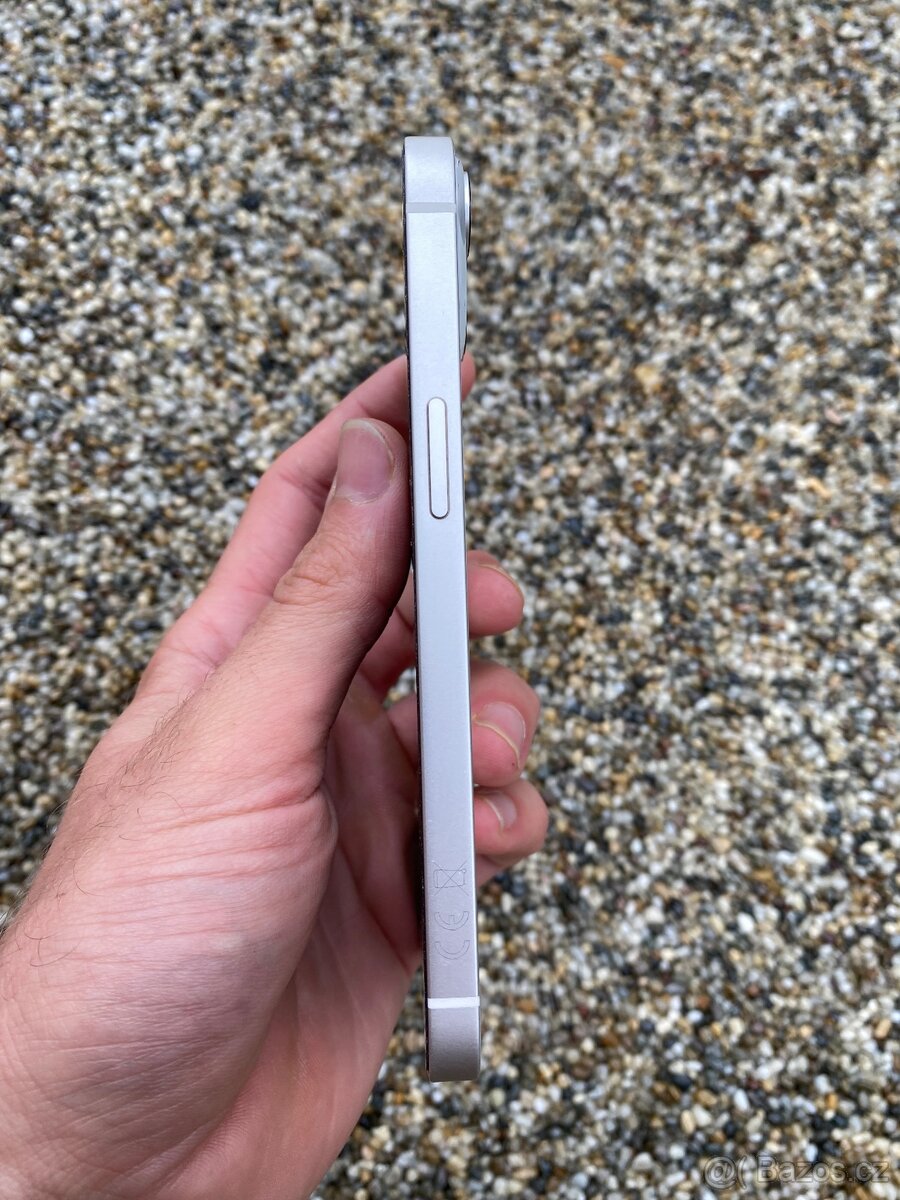 IPhone 13 - baterie 100% - 2