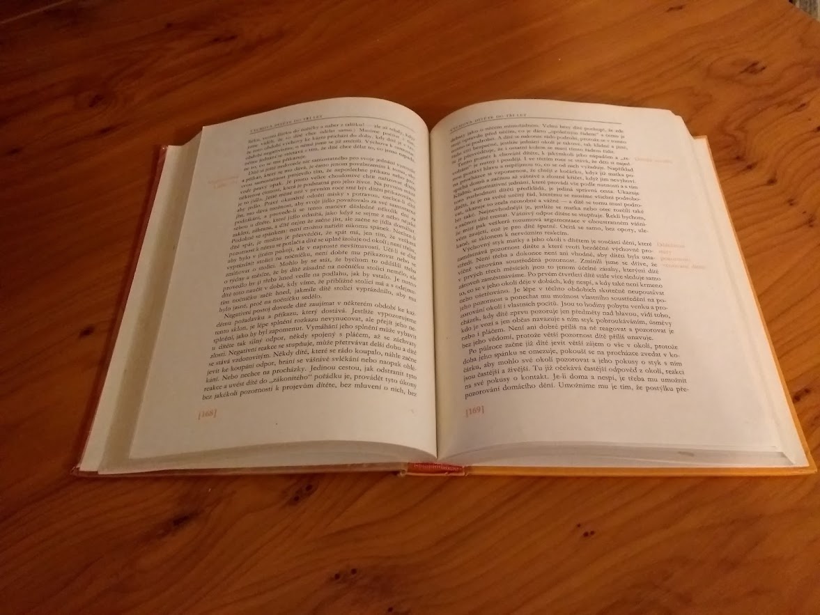 Prodám knihy Péče o dítě a Pečujeme o nemocné dítě - 2