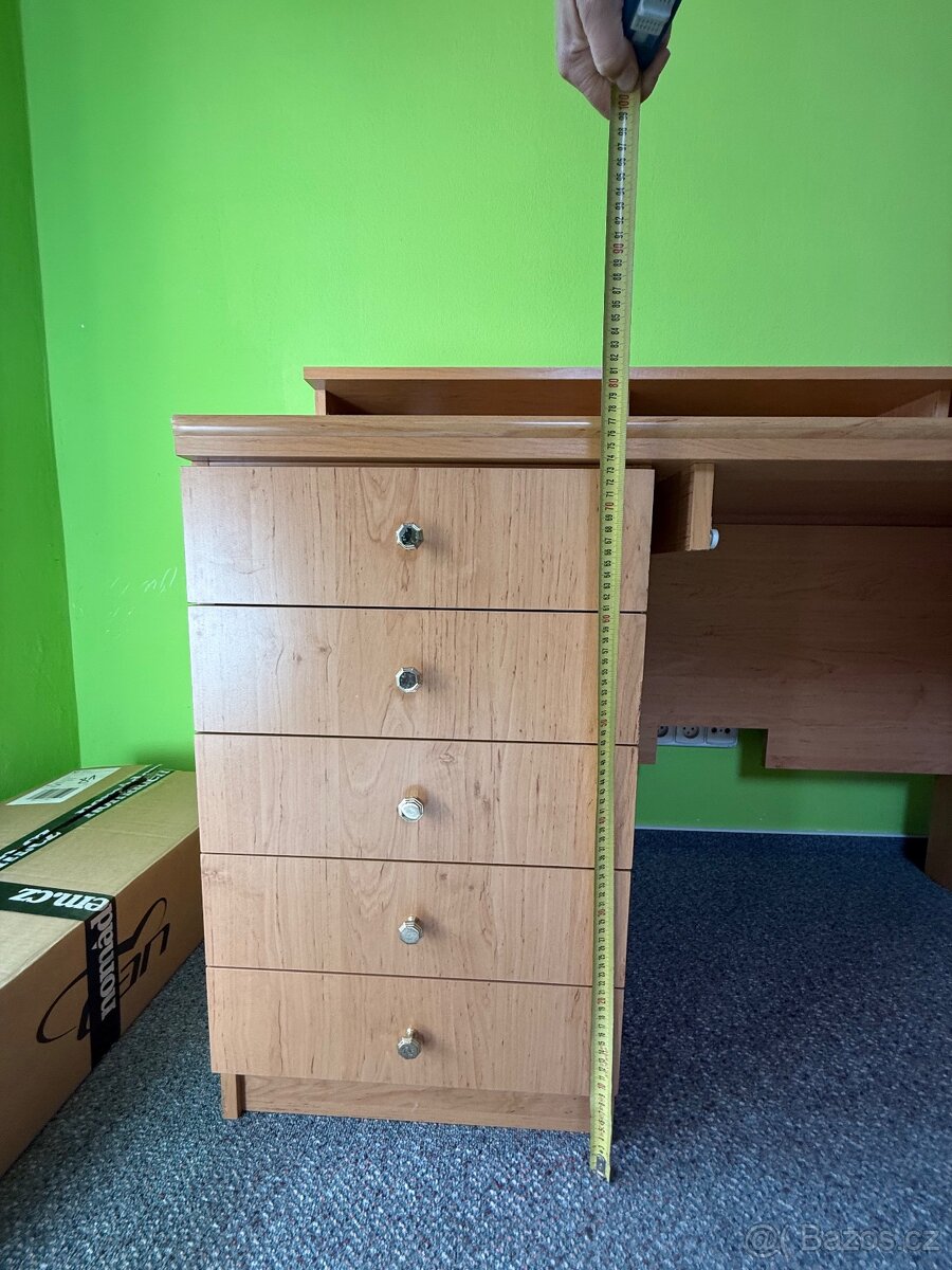 Psací stůl se skříní - 2