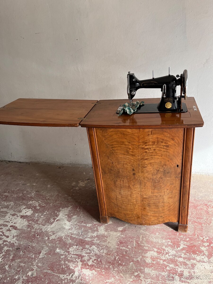 Šicí stroj - 2