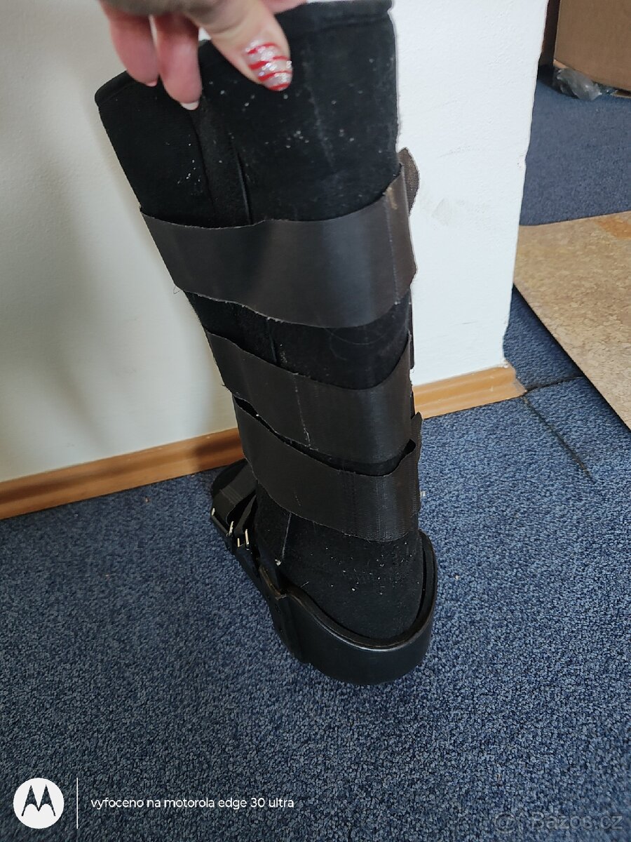 Ortéza, chodící sádra - 2