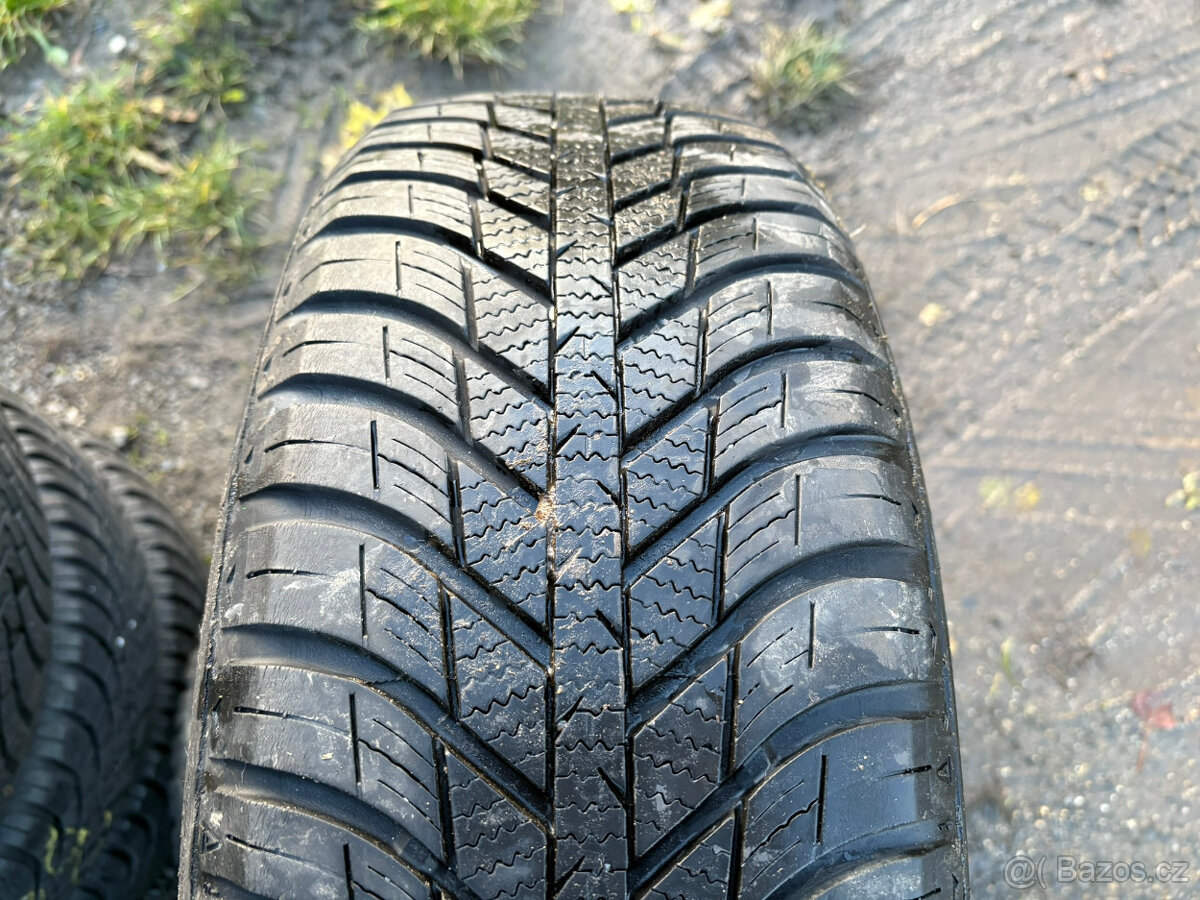 2ks celoroční pneu Nexen 205/60/16 - 2