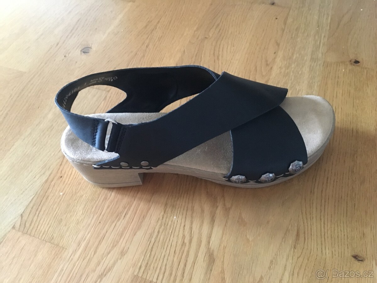 Dámské sandály RIEKER černé vel. 40 - 2