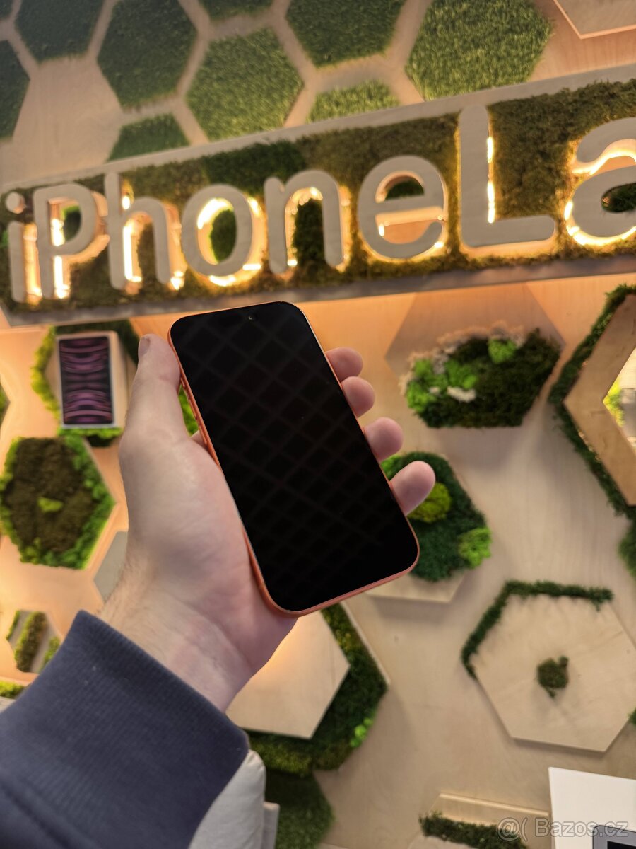 iPhone 17 Pro Cosmic Orange - 2