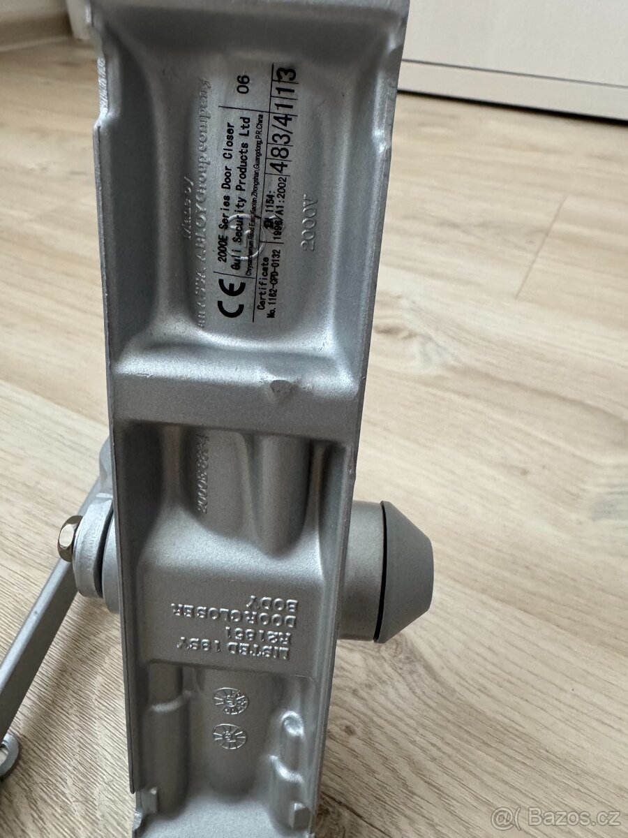 Automatický zavírač dveří - 2