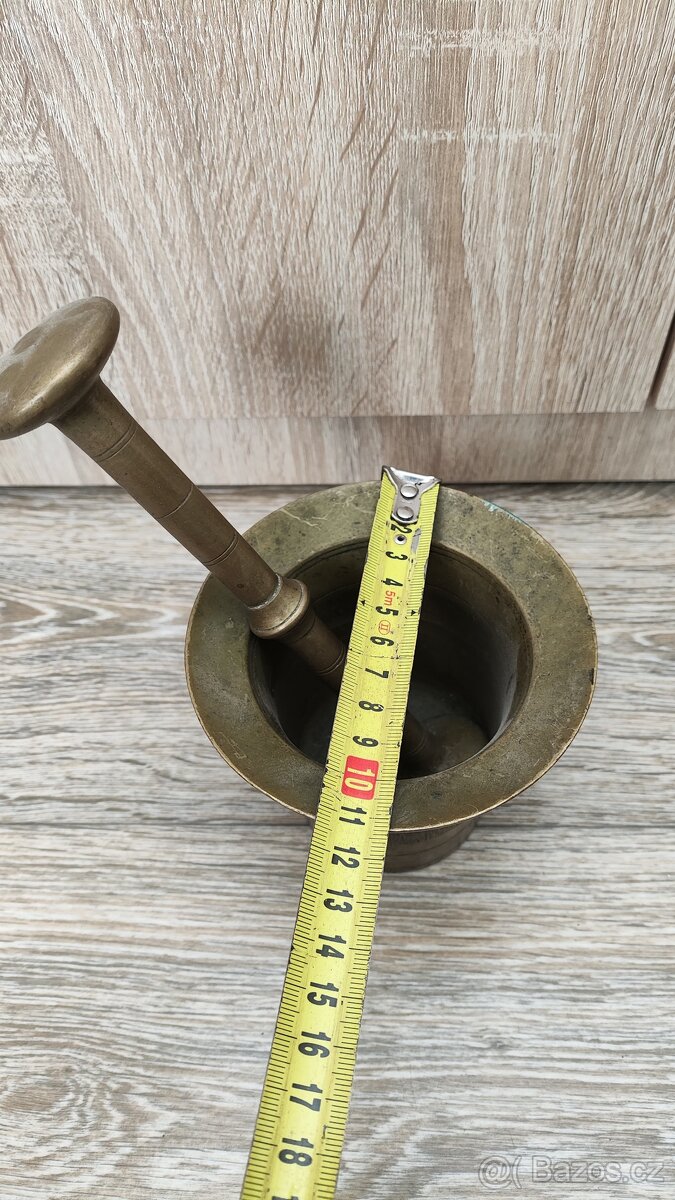 Hmoždíř s paličkou - 2