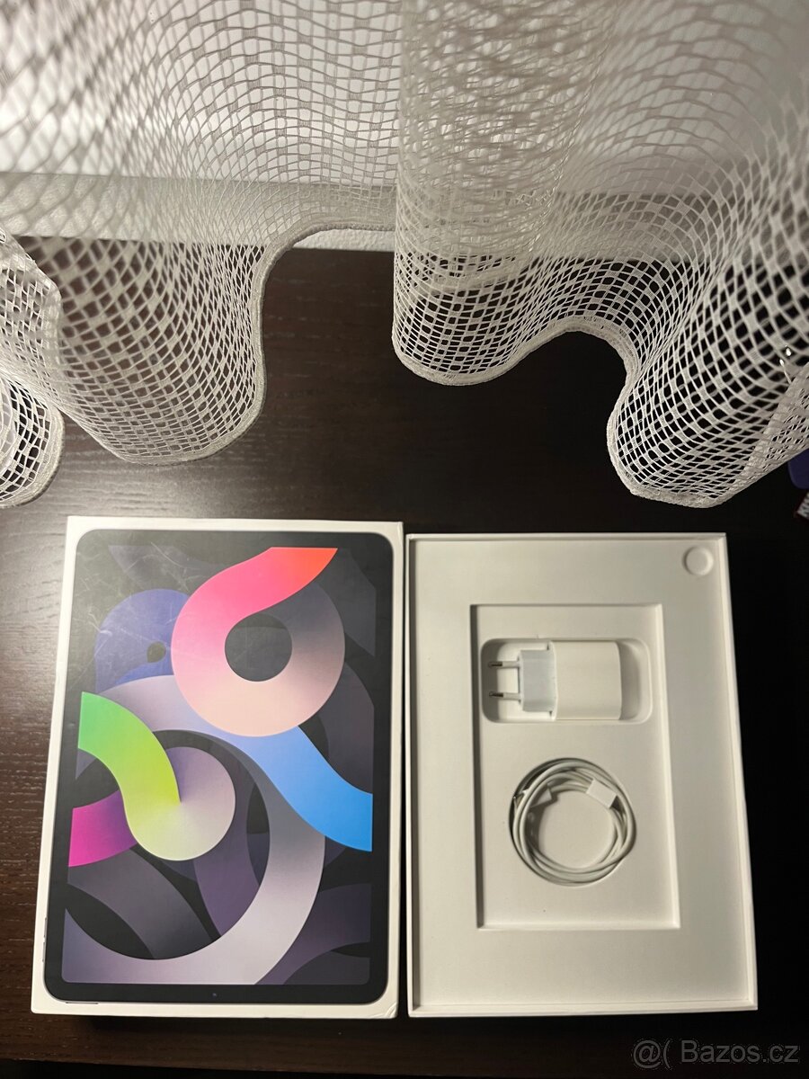 iPad Air 4. Generace ( 2020) 64GB - 2