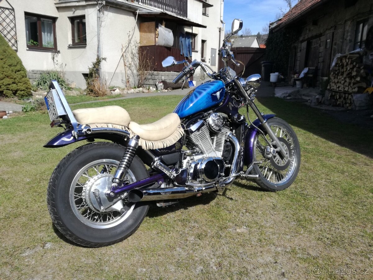 Suzuki VS 800 Intruder - 2