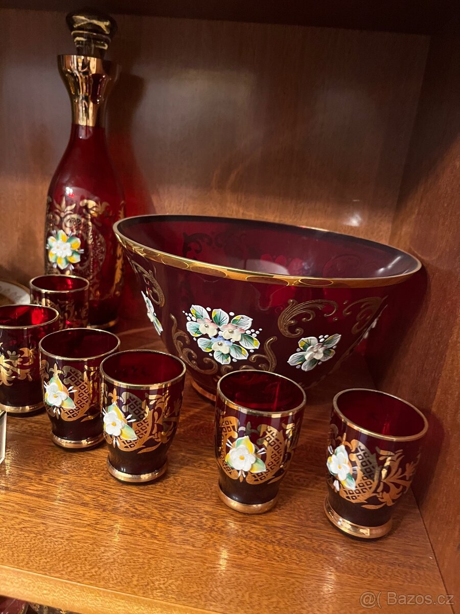 Prodám zdobenou skleněnou soupravu - 2