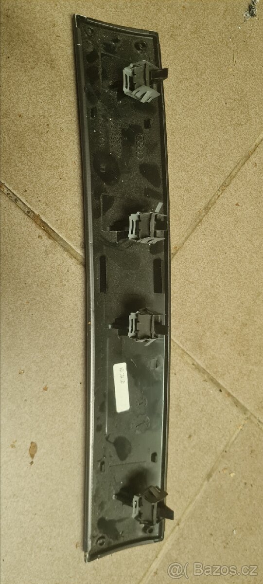 Lišta na palubku audi - 2
