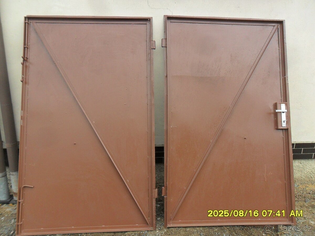 Prodám dvoukřídlé plechové vrata - 2