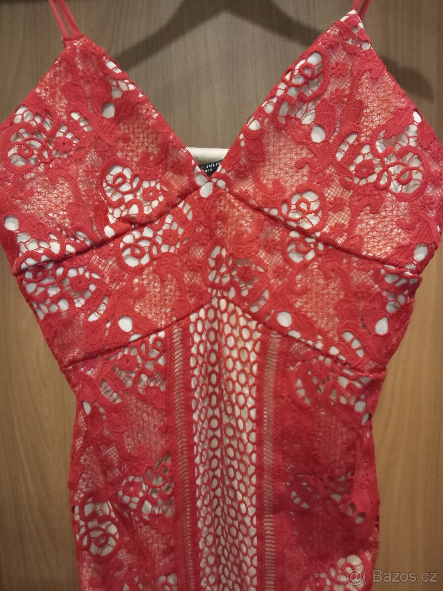 Červené šaty Romeo & Julie ,vel.M - 2