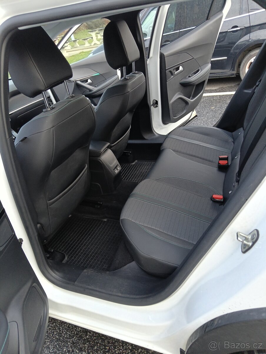 Prodej Peugeot SUV2008 ALLURE PACK 1.2 PureTech 130 S&S EAT8 - 2