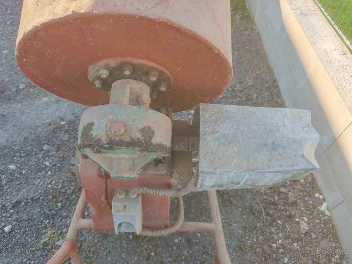 Stavební míchačka - 2