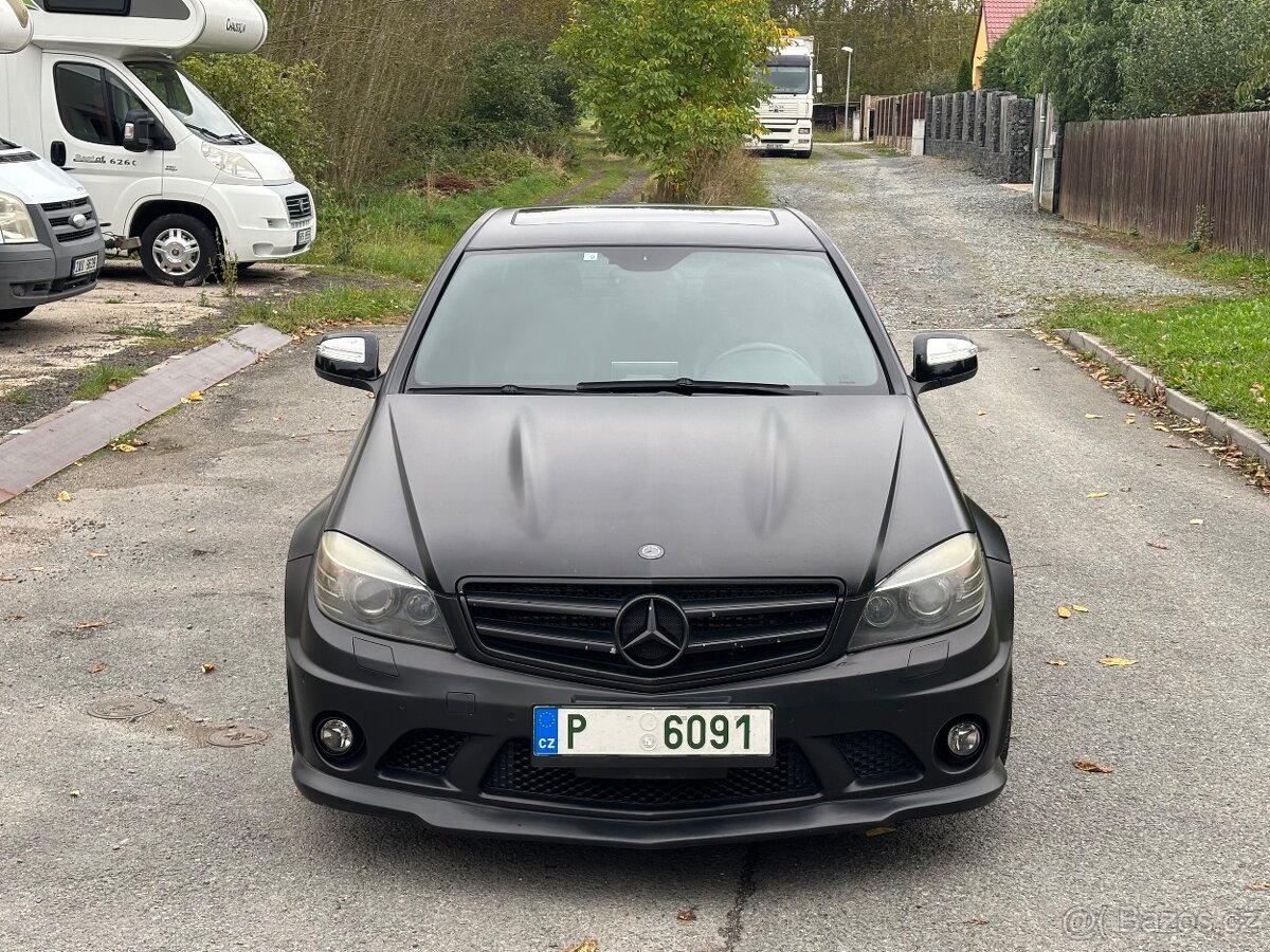 Mercedes Benz C63 AMG - 2