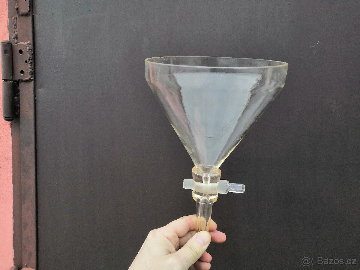 Skleněný trychtýř - 2