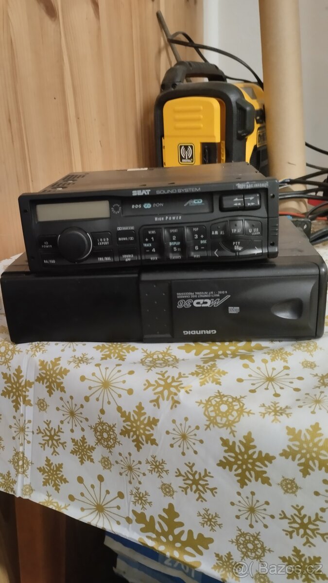 Auto rádio s CD měničem - 2
