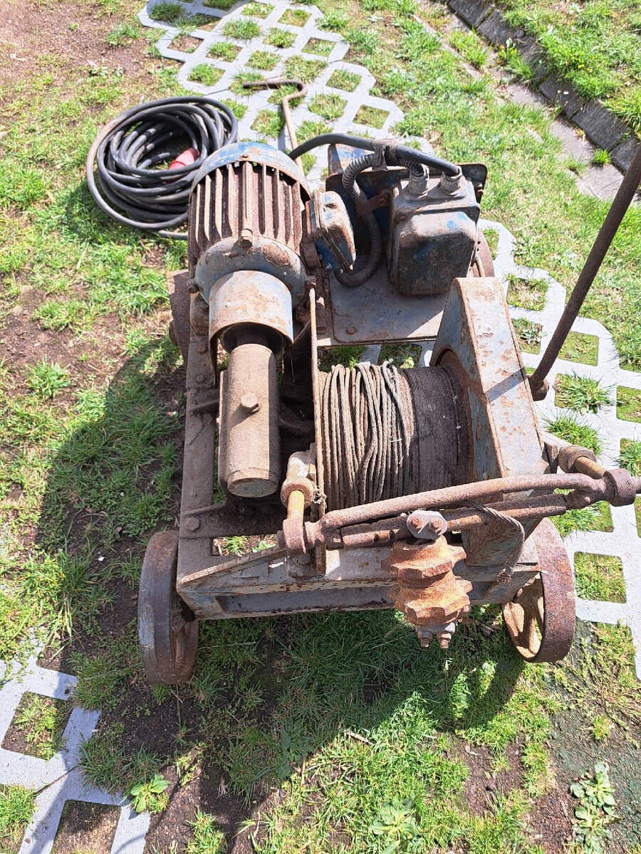 Stavební vrátek - 2