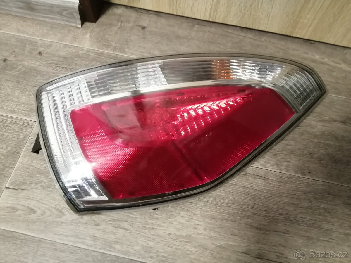 MAZDA 5 - PRAVÁ ZADNÍ LAMPA - 2