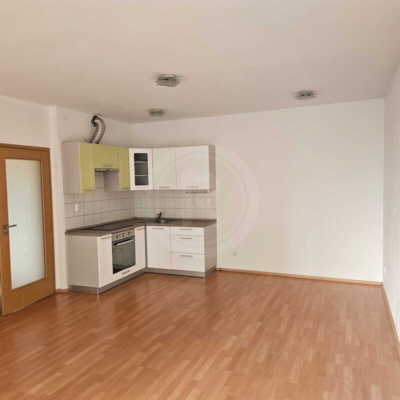 PRONÁJEM BYTU 2+KK SE DVĚMA BALKONY, STAROMĚSTSKÁ, ČB - 2