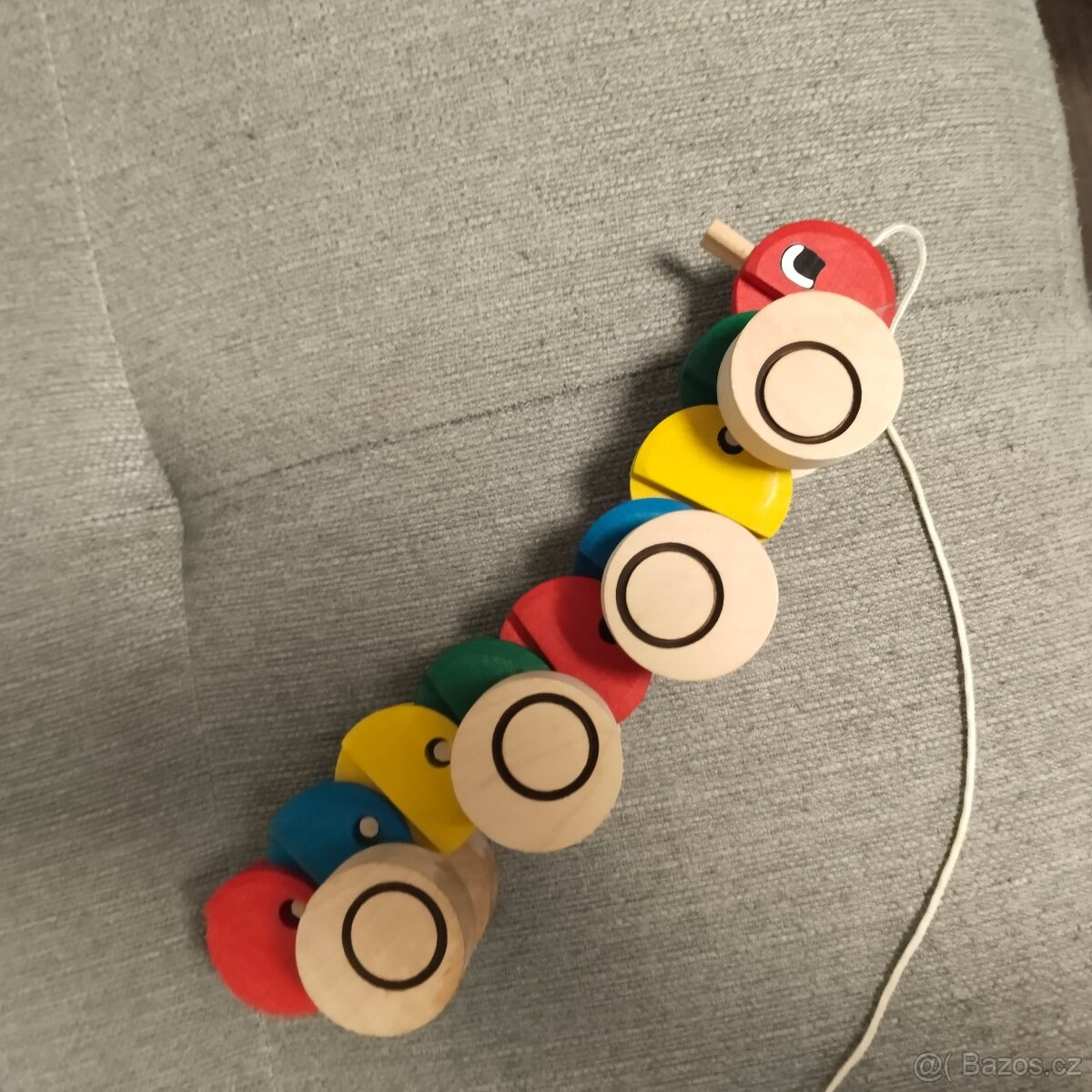 Dětská dřevěná hračka Tahací stonožka s koly - 2