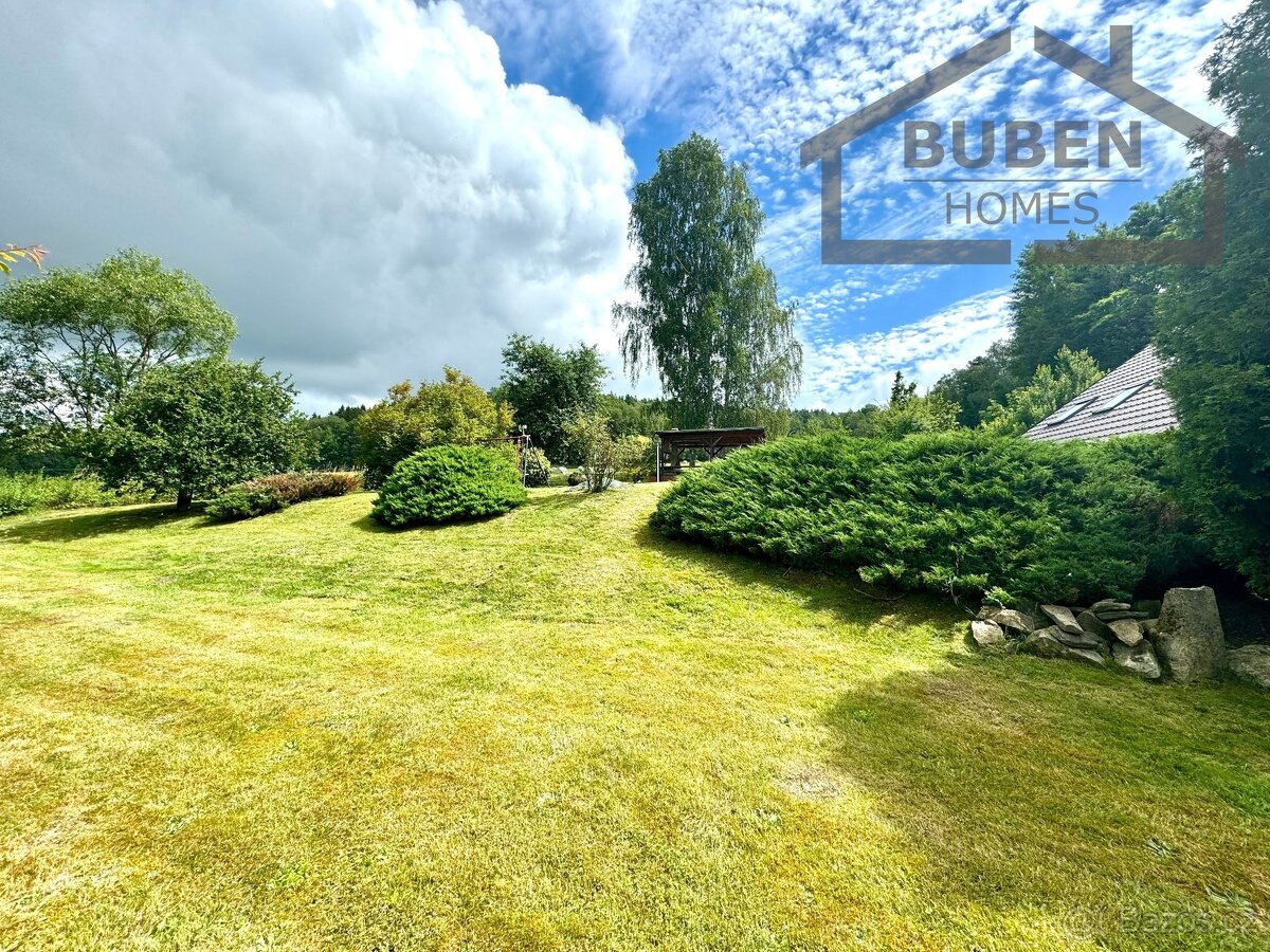 RD 4+1 (užitná plocha 448 m²) se zahradou 1371 m2 - Písařo - 2