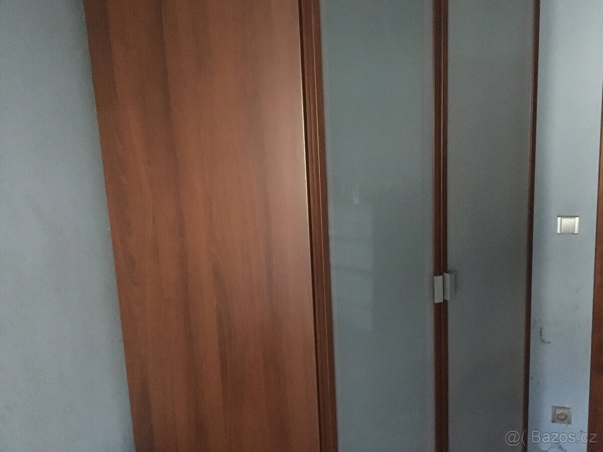 Rohová šatní skříň, IKEA Hopen. PC 10.000 Kč - 2