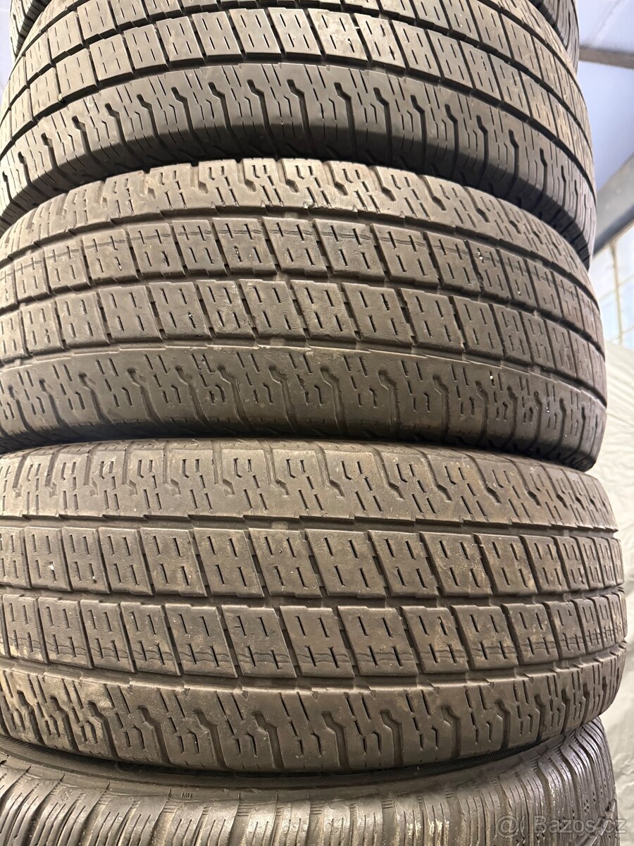 prodám zimní 205/65/16C Semperit - 2