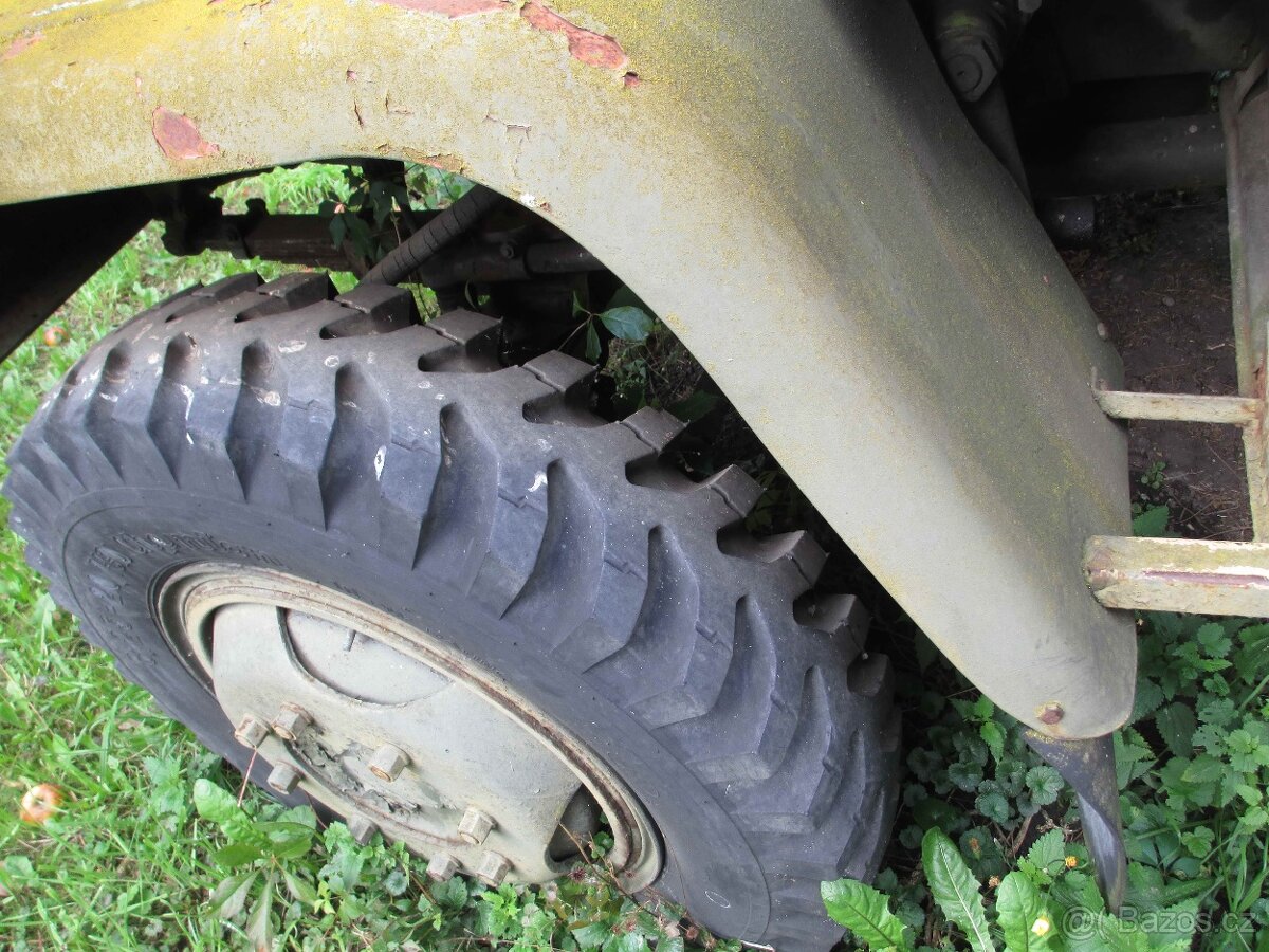 Pneu 8,25-20 - celá kola V3S s diskem - 2