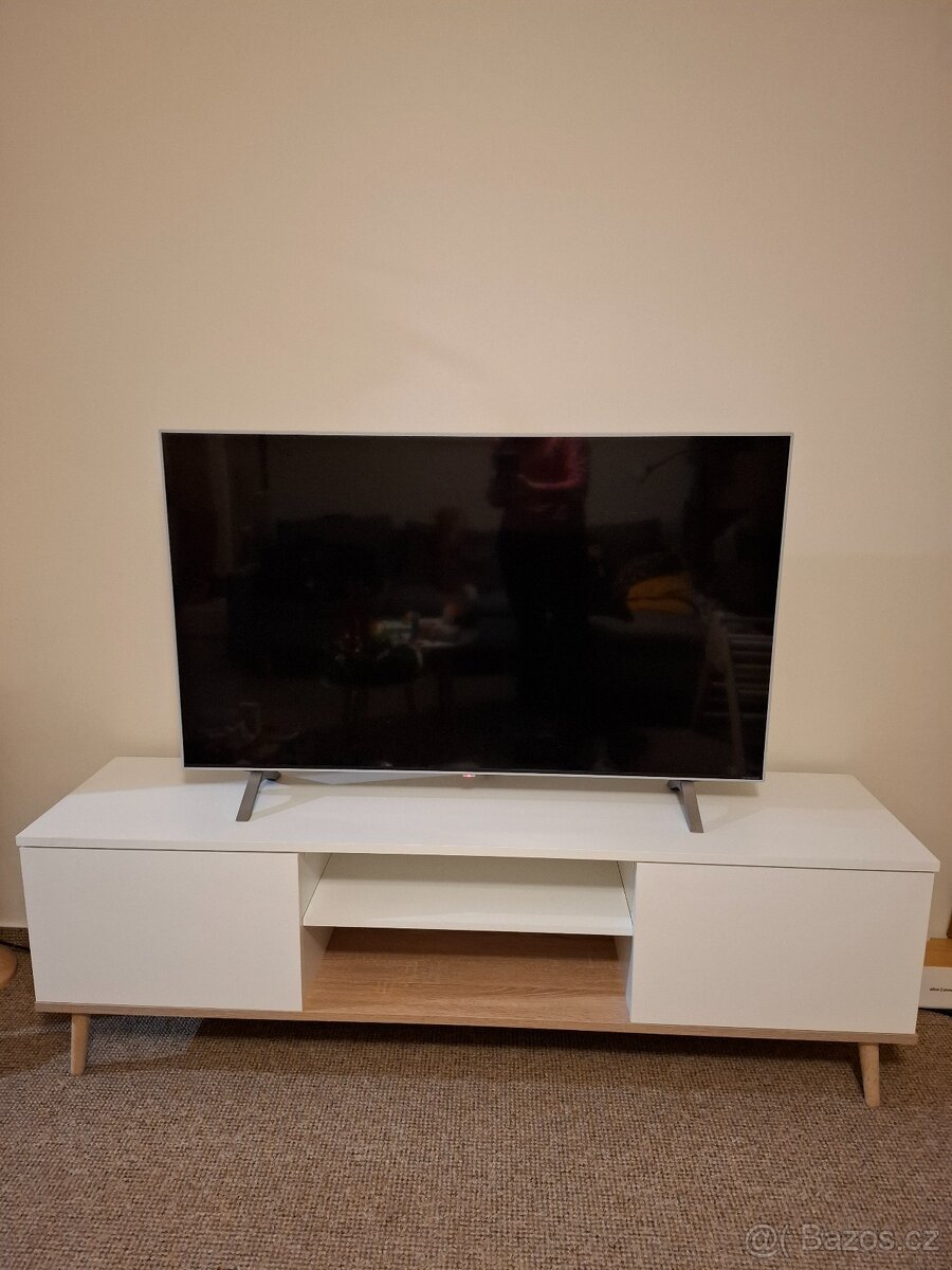 TV stolek a vitrína na nožičkách - 2