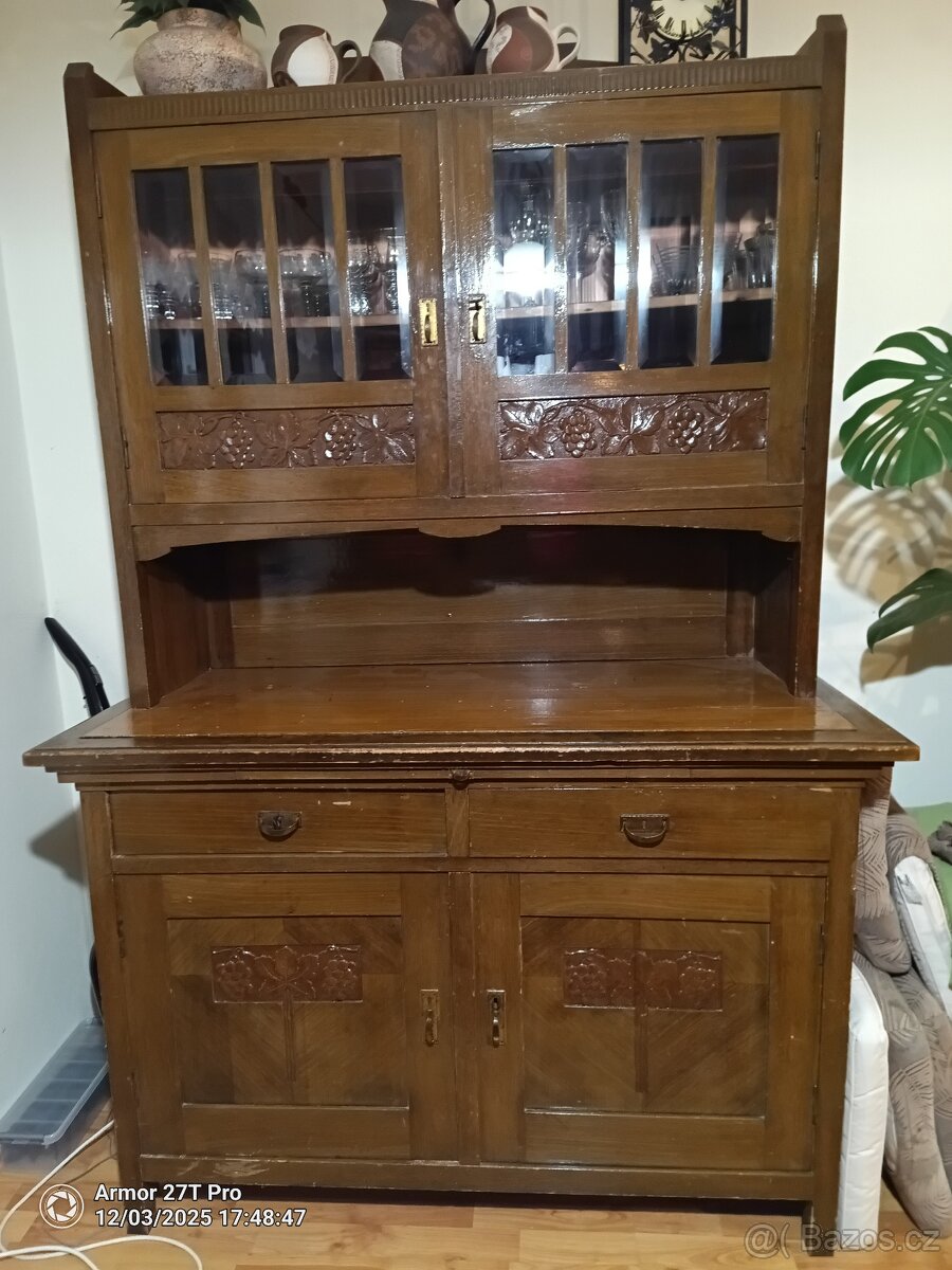 Starožitný příborník - 2