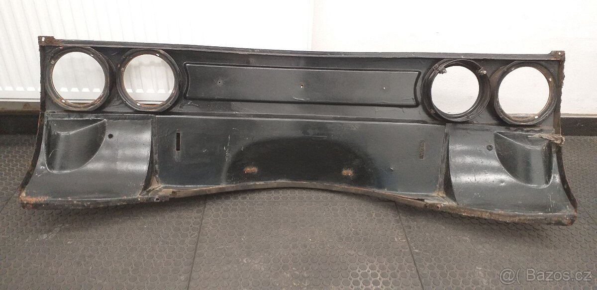 Tatra 613 - přední čelo - 2