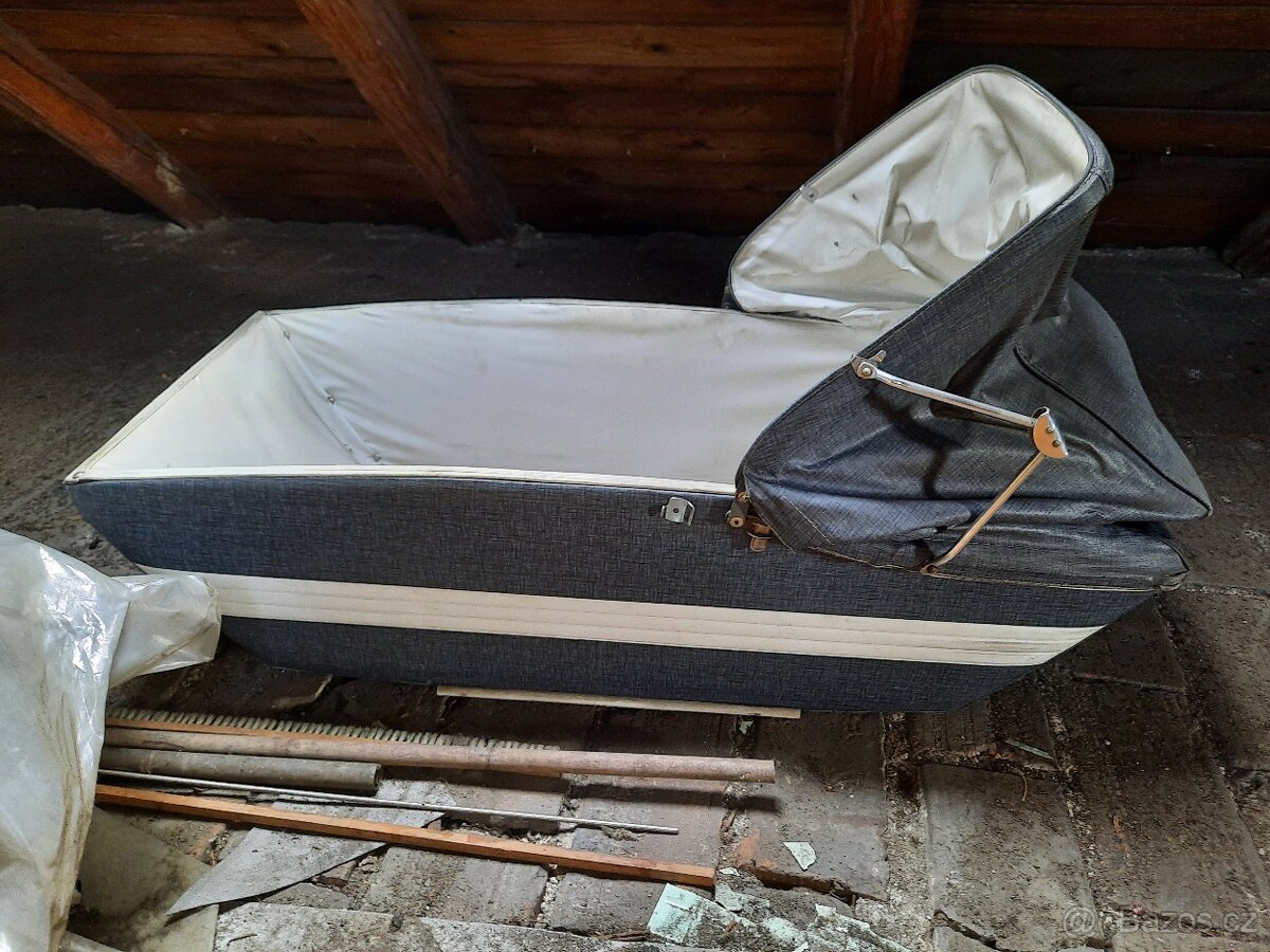 Retro kočárek - 2
