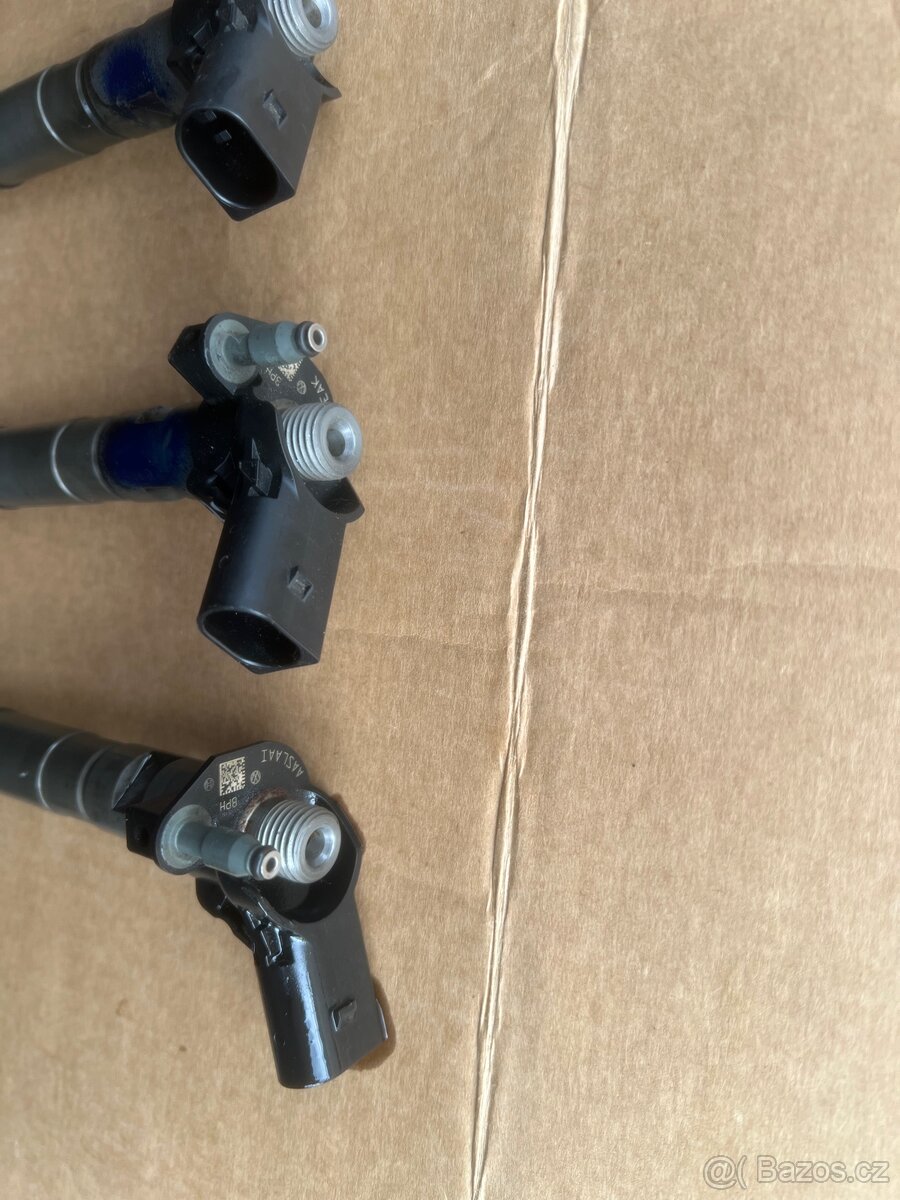 Vstřikovače 2.0TDI 125kw 03L130277 - 2