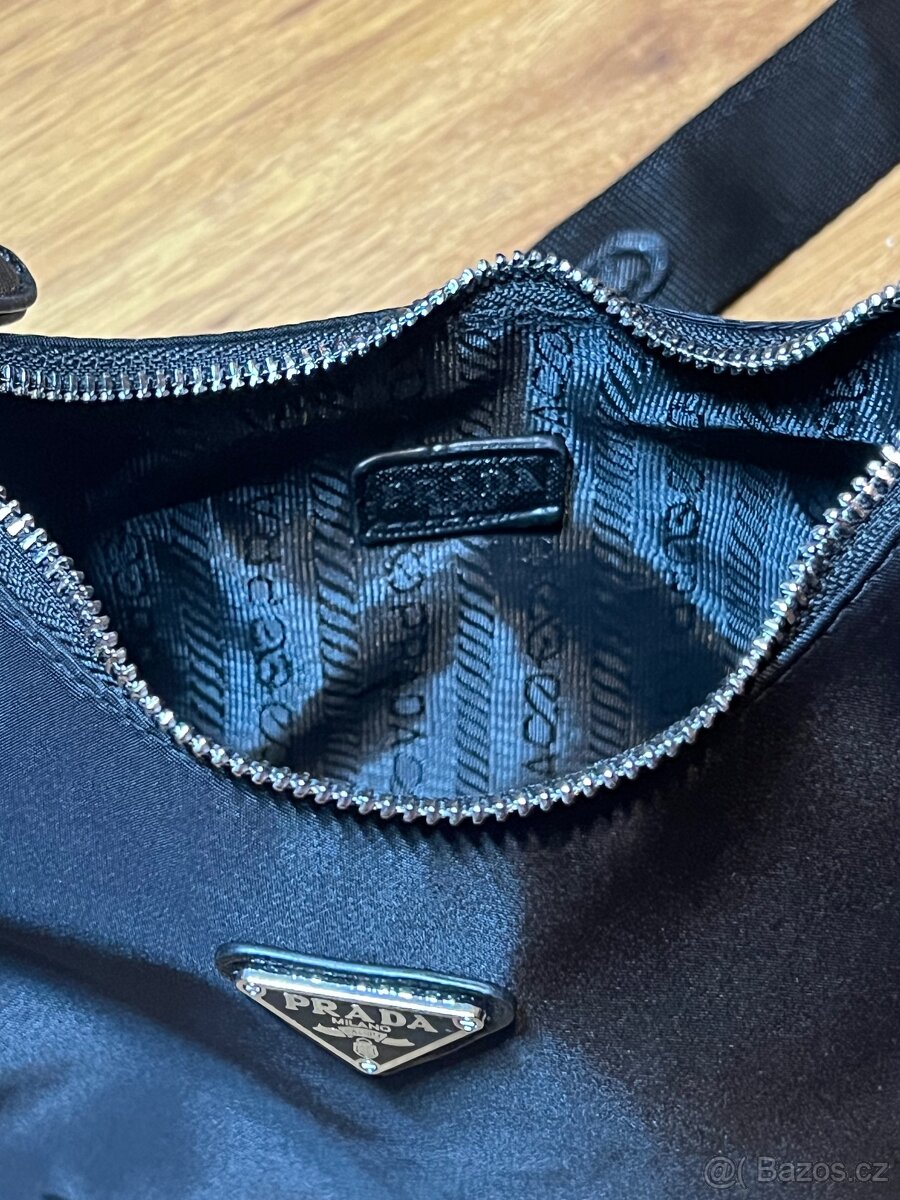 Prada Re-Edition 2005 - 2