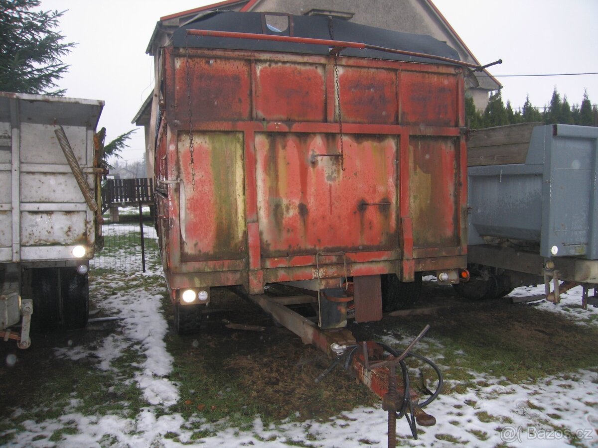 Traktorový sklapěcí návěs, Pilinák - 2