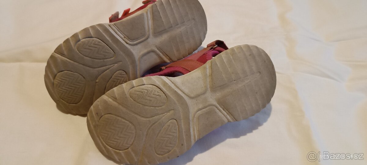 Růžové sandále vel. 34 - 2