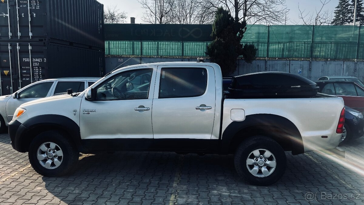 Toyota Hilux - 2